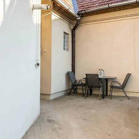 Gruia Lofts *